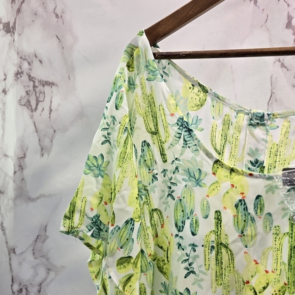 Torrid Shirt Womens 5X 5 Blouse Green Cactus Abbey Georgette Button Back Blouse - Picture 2 of 12